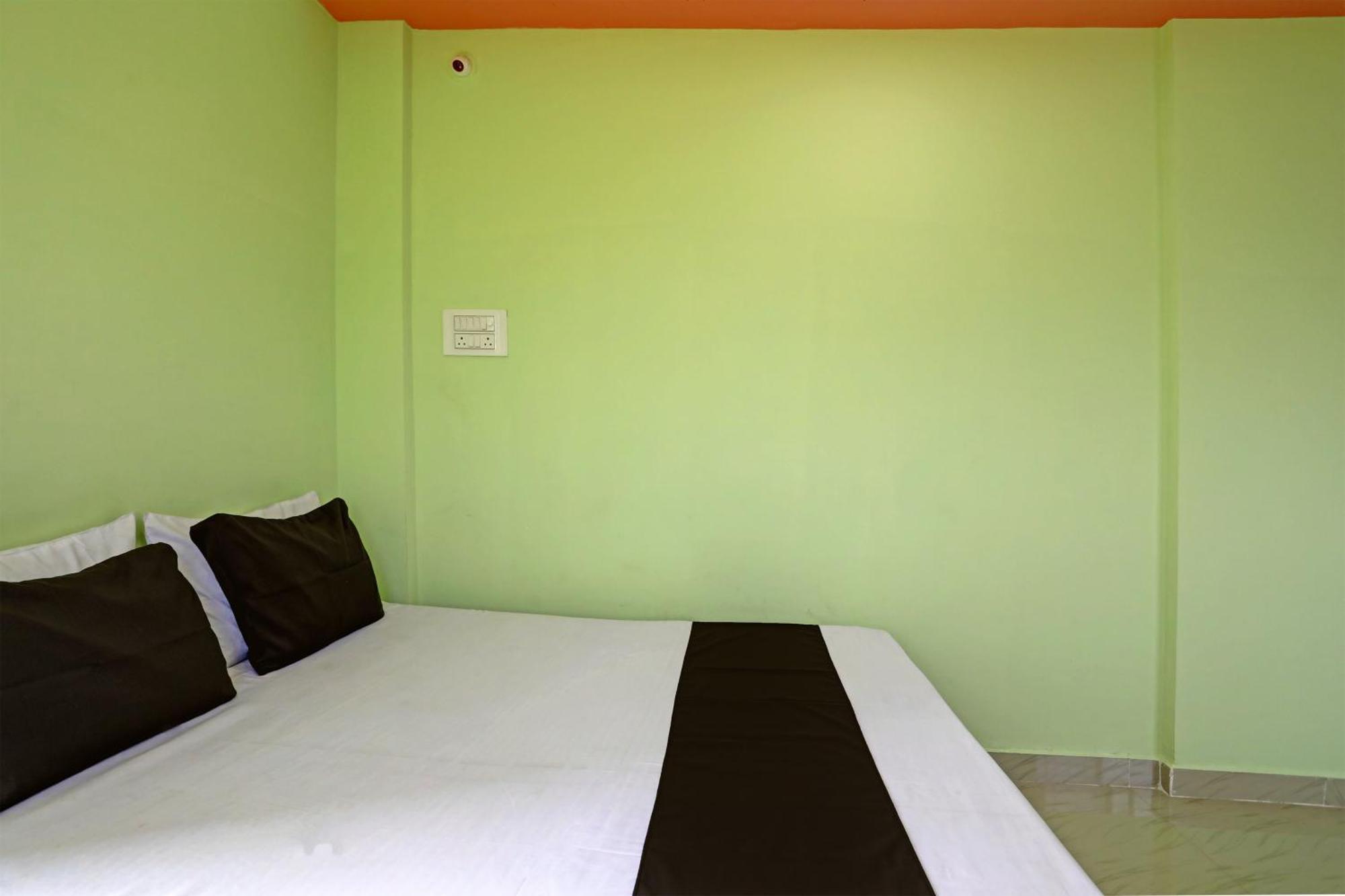 Spot On Hotel Leo Star Chandrapur 外观 照片